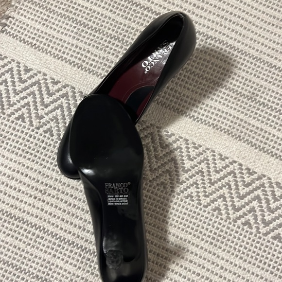 Franco Sarto black dress shoes - made in Brazil - size 8 1/2 - Picture 4 of 4